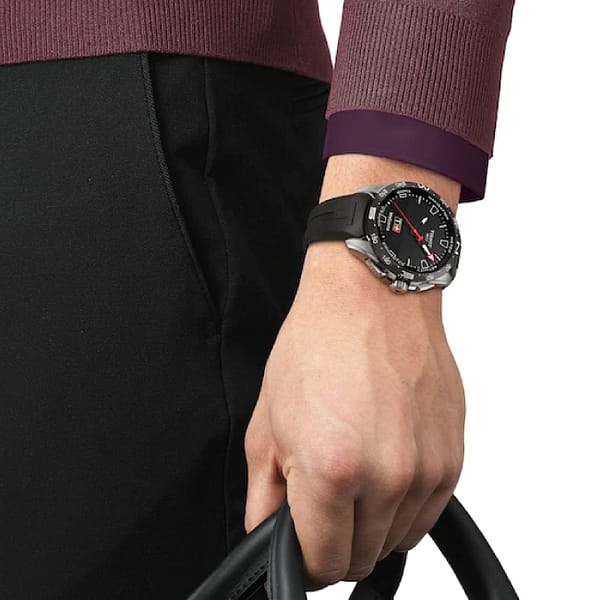 Tissot T-Touch Connect Solar Smartwatch Titan mit schwarzem Kautschukarmband - Image 5